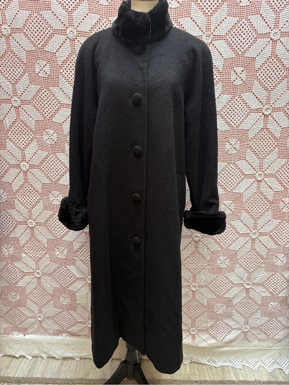 Vintage Albert Nipon Studio Petite Black Wool-Blend Coat with Fur Trim